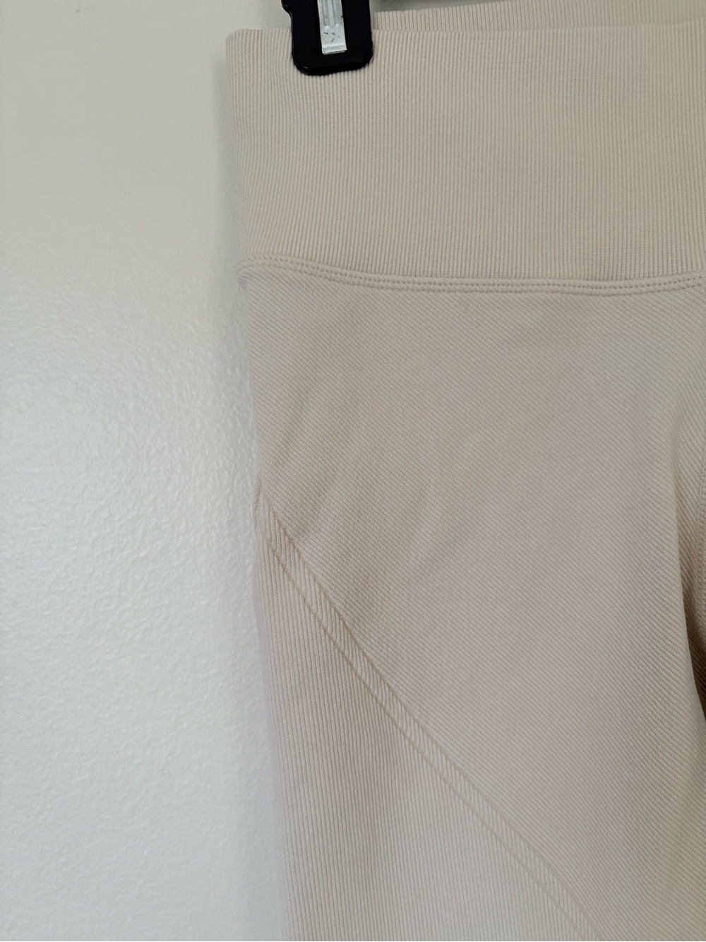 Aerie Offline High Waist Seamless Ribbed Leggings, Cream, Size Medium - Picture 4 of 7